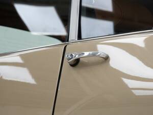 Image 15/15 of Citroën DS 21 (1970)