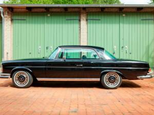 Image 3/188 of Mercedes-Benz 280 SE 3,5 (1971)