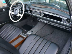 Image 9/50 de Mercedes-Benz 230 SL (1966)