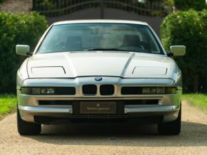 Image 11/50 de BMW 850i (1990)