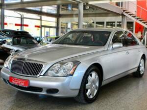 Image 2/20 of Maybach 57 (2004)