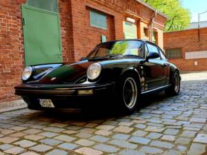 Image 33/64 de Porsche 911 SC 3.0 (1978)