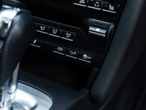 Imagen 29/51 de Porsche 911 Carrera 4 GTS (2012)