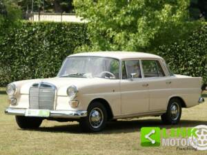 Bild 4/10 von Mercedes-Benz 200 D (1967)