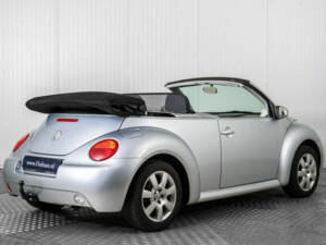 Bild 2/50 von Volkswagen New Beetle 2.0 (2003)
