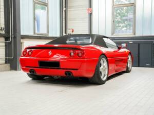 Bild 5/7 von Ferrari F 355 Spider (1995)