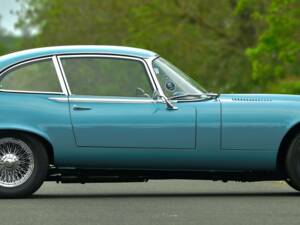 Image 8/50 de Jaguar E-Type V12 (2+2) (1972)