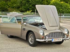 Image 11/50 of Aston Martin DB 5 (1964)