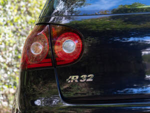 Imagen 17/18 de Volkswagen Golf V 3.2 R32 (2006)