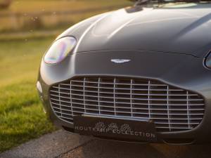 Image 14/45 of Aston Martin DB 7 Zagato (2004)