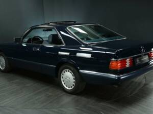 Immagine 4/30 di Mercedes-Benz 420 SEC (1990)