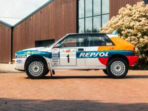 Image 11/28 of Lancia Delta HF Integrale Evoluzione I (1991)