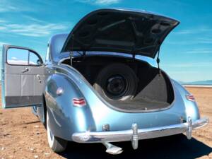 Image 16/28 of Ford Deluxe (1940)