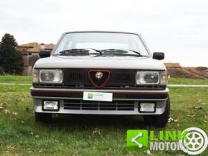 Immagine 2/10 di Alfa Romeo Giulietta 1.6 (1984)