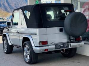Image 5/16 of Mercedes-Benz G 400 CDI (SWB) (2001)