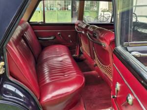 Bild 33/47 von FIAT 2300 (1961)