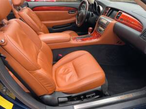 Image 11/17 of Lexus SC 430 (2005)