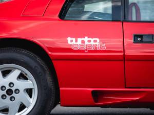 Image 25/28 of Lotus Esprit Turbo HC (1988)