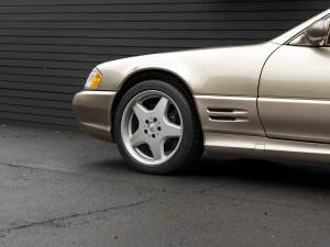 Immagine 12/38 di Mercedes-Benz SL 500 (2001)