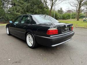 Image 3/50 de BMW 735i (2001)