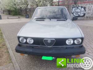 Afbeelding 2/10 van Alfa Romeo Alfetta 2.0 (1981)