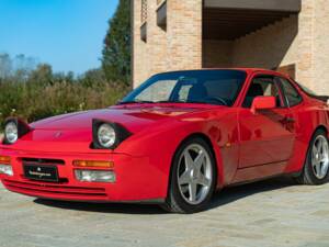 Image 2/50 de Porsche 944 Turbo S (1988)