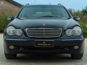 Image 11/50 of Mercedes-Benz C 320 T (2001)