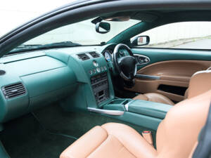 Imagen 17/21 de Aston Martin V12 Vanquish S (2004)