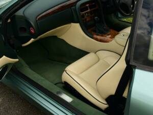 Image 30/50 of Aston Martin DB 7 Vantage (2000)