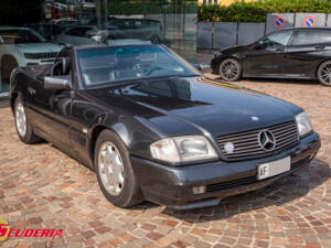 Afbeelding 7/34 van Mercedes-Benz 500 SL (1992)