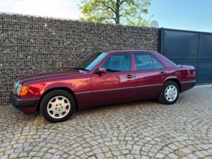Immagine 3/75 di Mercedes-Benz 230 E (1992)