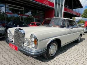 Imagen 2/20 de Mercedes-Benz 220 SE b (1965)