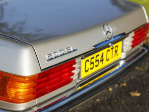 Image 16/33 of Mercedes-Benz 500 SL (1986)