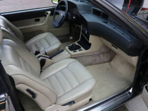 Image 25/38 de BMW 628 CSi (1984)