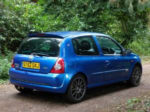 Image 4/38 de Renault Clio II 2.0 16V Sport (2002)