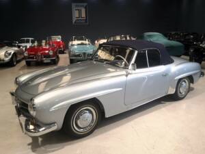 Image 3/42 of Mercedes-Benz 190 SL (1956)