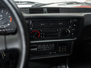 Immagine 13/32 di BMW 635 CSi (1985)