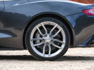 Image 34/35 of Aston Martin Vanquish (2017)
