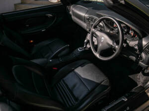 Imagen 2/27 de Porsche 911 Carrera 4 (2000)