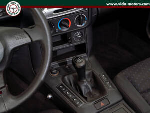Immagine 14/20 di BMW 318i (1994)