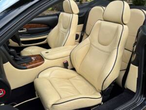 Bild 24/30 von Aston Martin DB 7 Vantage Volante (2003)