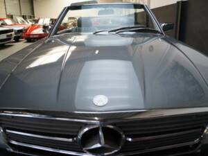 Bild 32/50 von Mercedes-Benz 560 SL (1989)