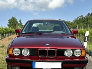 Image 2/51 of BMW 535i (1991)