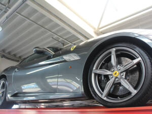 Image 7/50 de Ferrari California (2010)