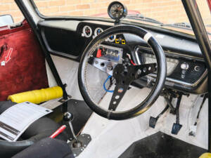 Image 2/50 of Ford Anglia (1965)