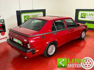 Image 6/10 de Alfa Romeo 75 1.8 Turbo America (1989)