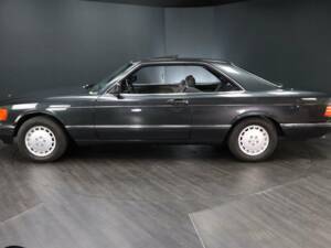 Imagen 3/30 de Mercedes-Benz 560 SEC (1989)