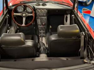 Image 7/43 of Alfa Romeo Spider Veloce 2000 (1982)