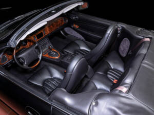 Immagine 5/8 di Jaguar XKR (2000)