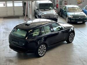 Immagine 38/42 di Land Rover Range Rover D350 (2022)